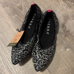Serra Women's Black and Gray Patterned Flats